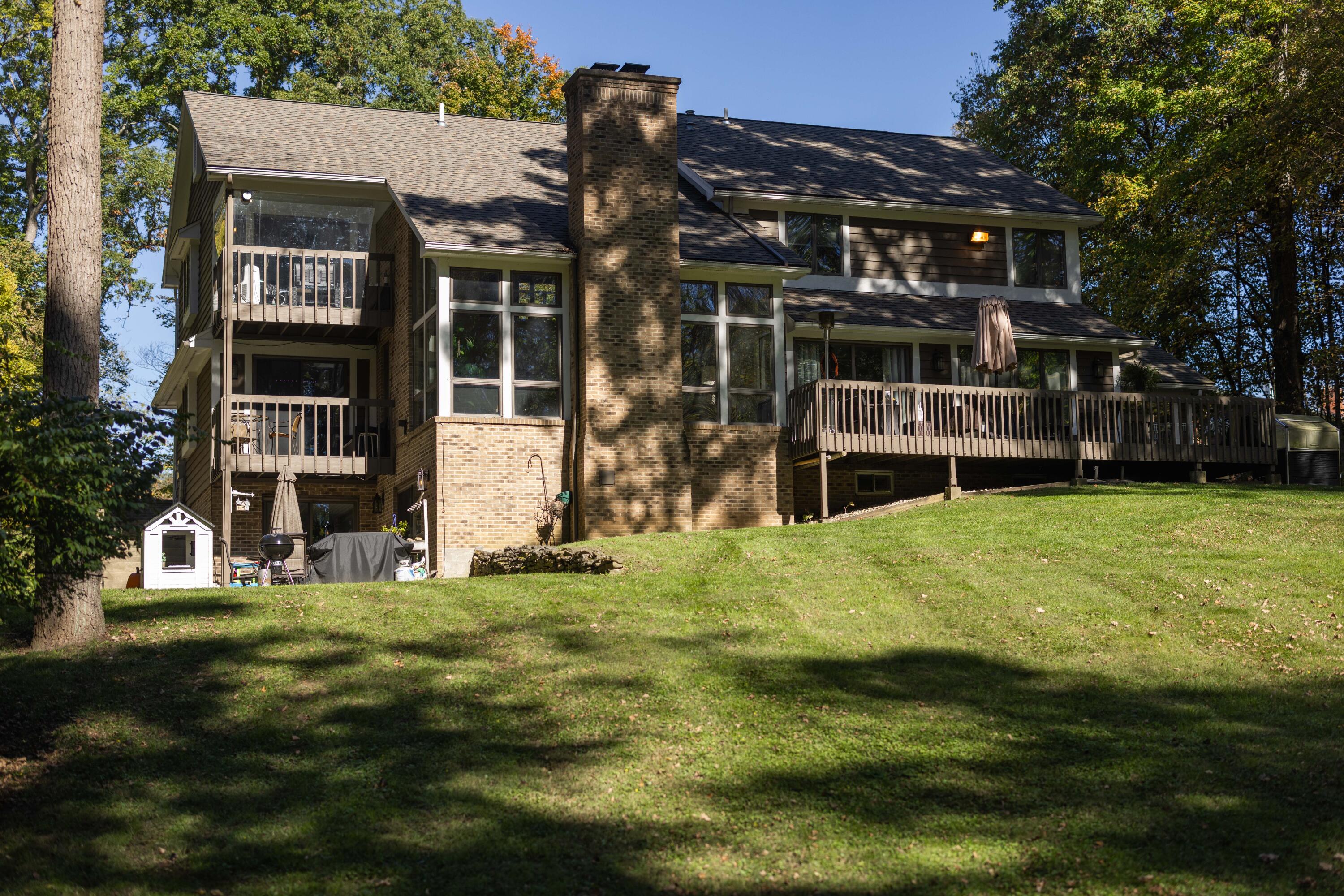 101 Roscommon, Springfield, Ohio 45503