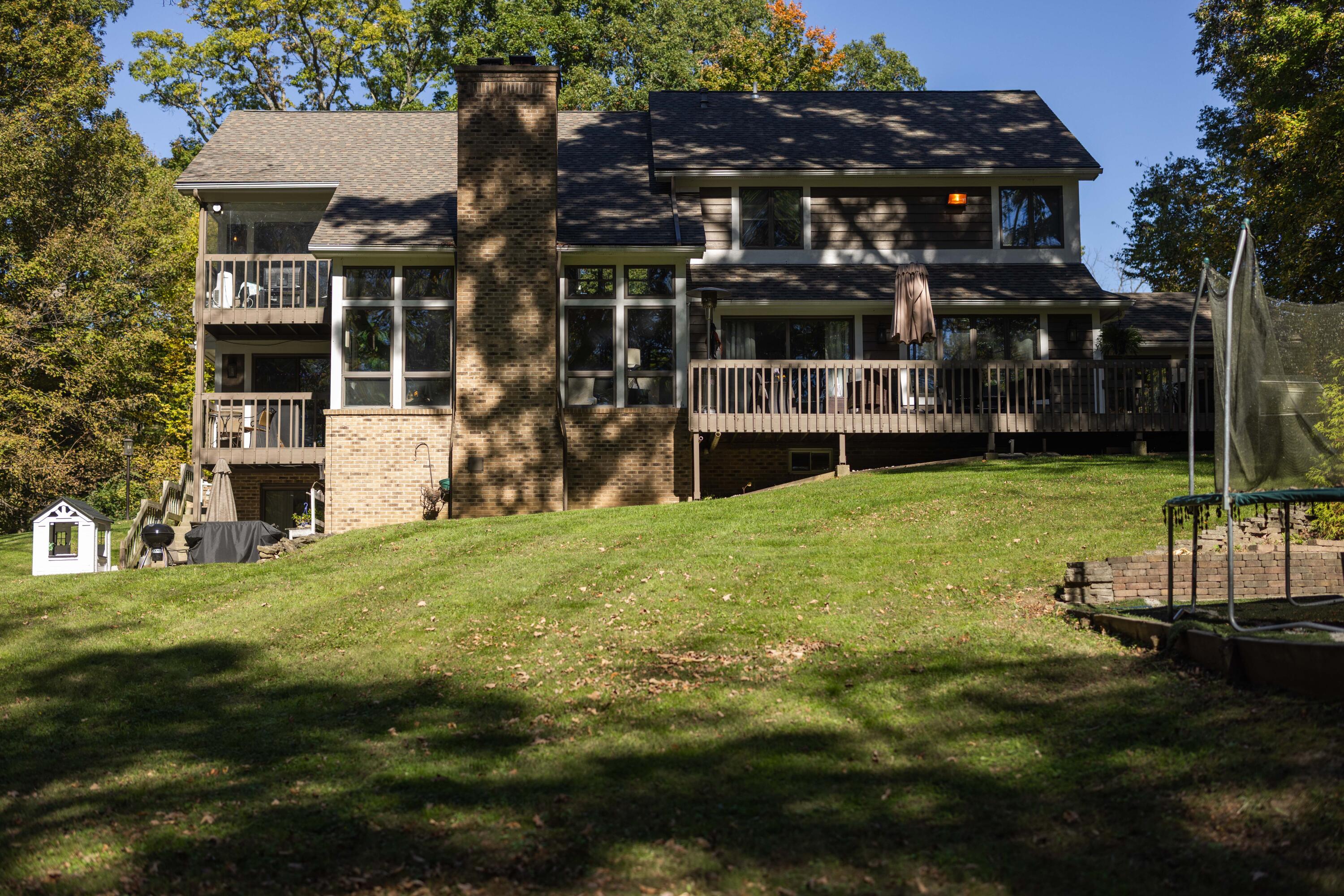 101 Roscommon, Springfield, Ohio 45503