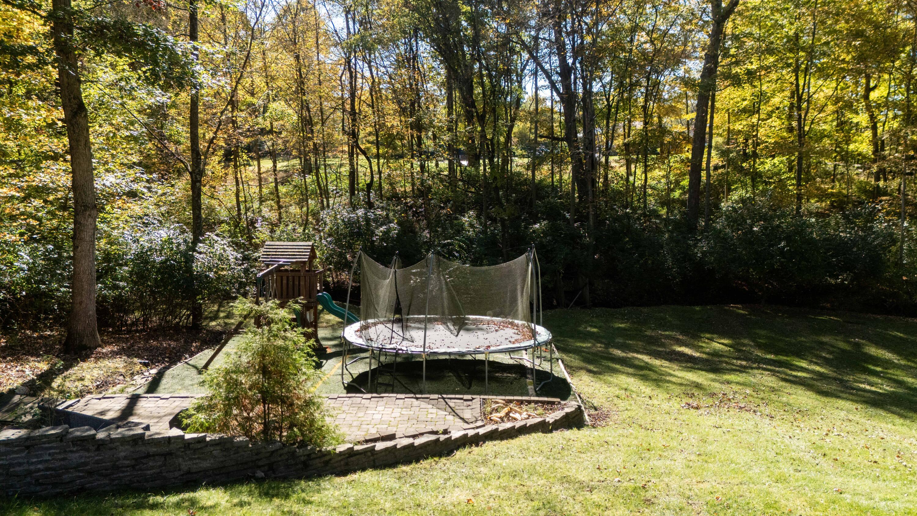 101 Roscommon, Springfield, Ohio 45503