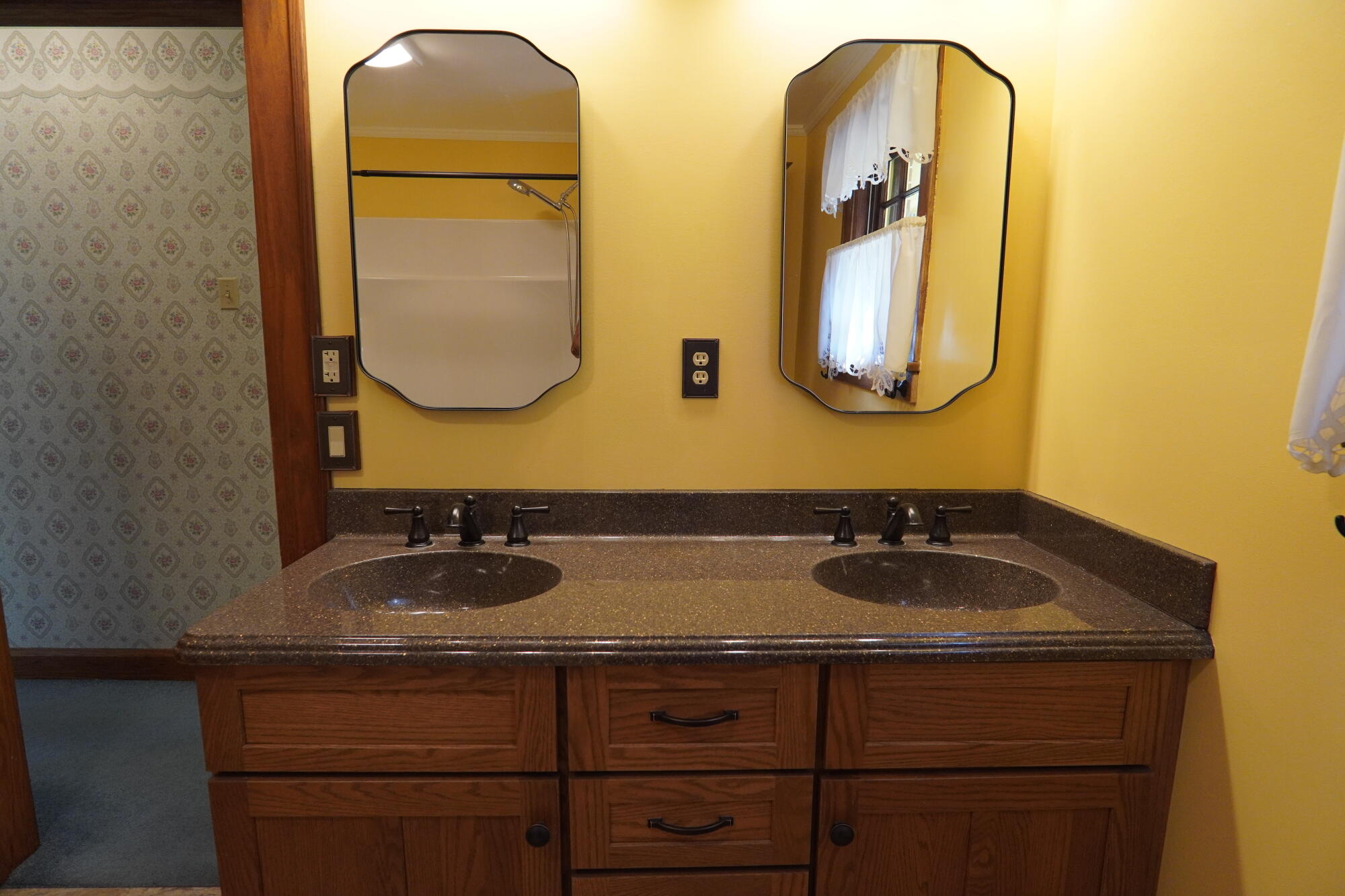 908 Auglaize, Wapakoneta, Ohio 45895