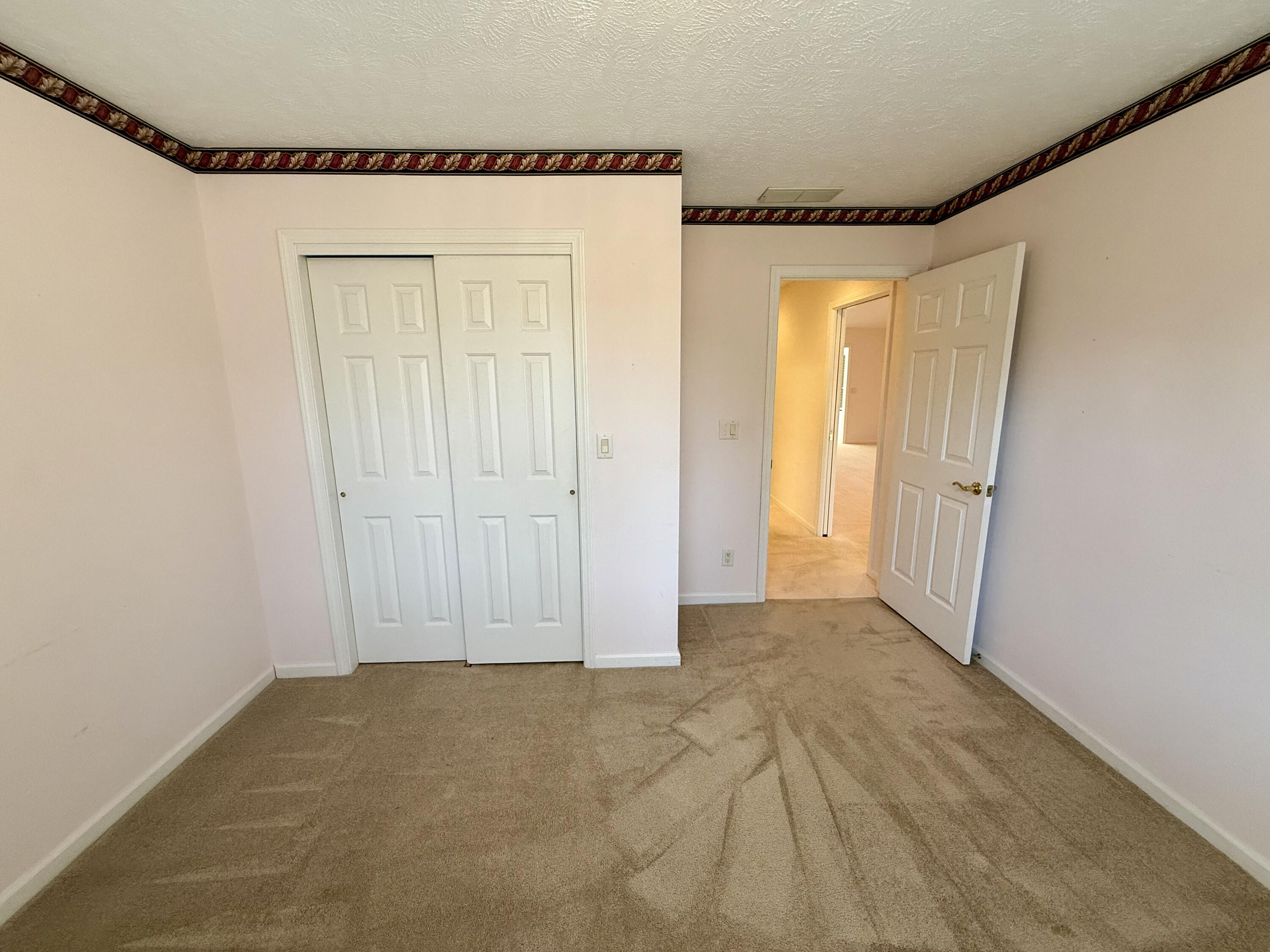 1586 Dee Anne, Xenia, Ohio 45385