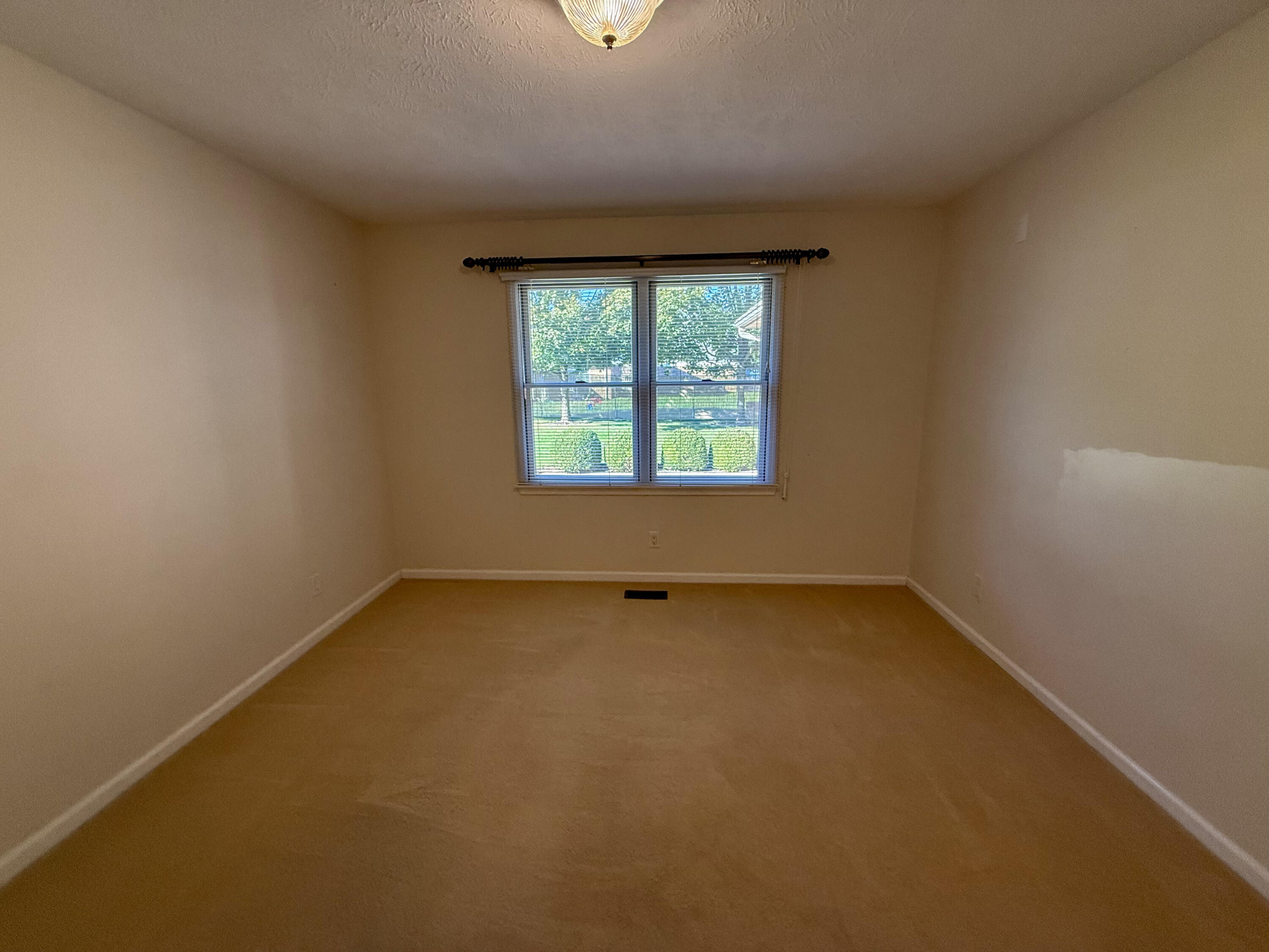 1586 Dee Anne, Xenia, Ohio 45385