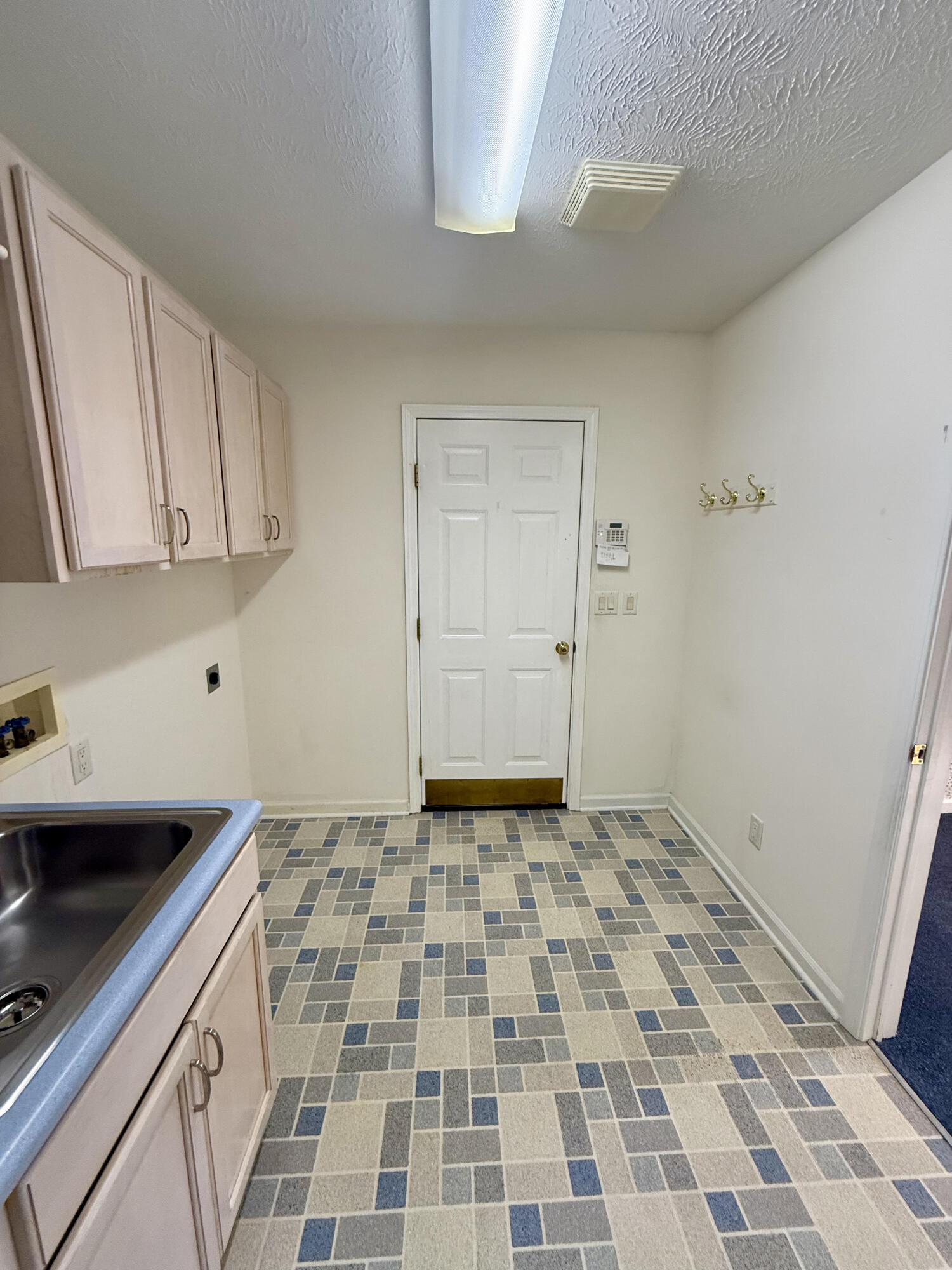 1586 Dee Anne, Xenia, Ohio 45385