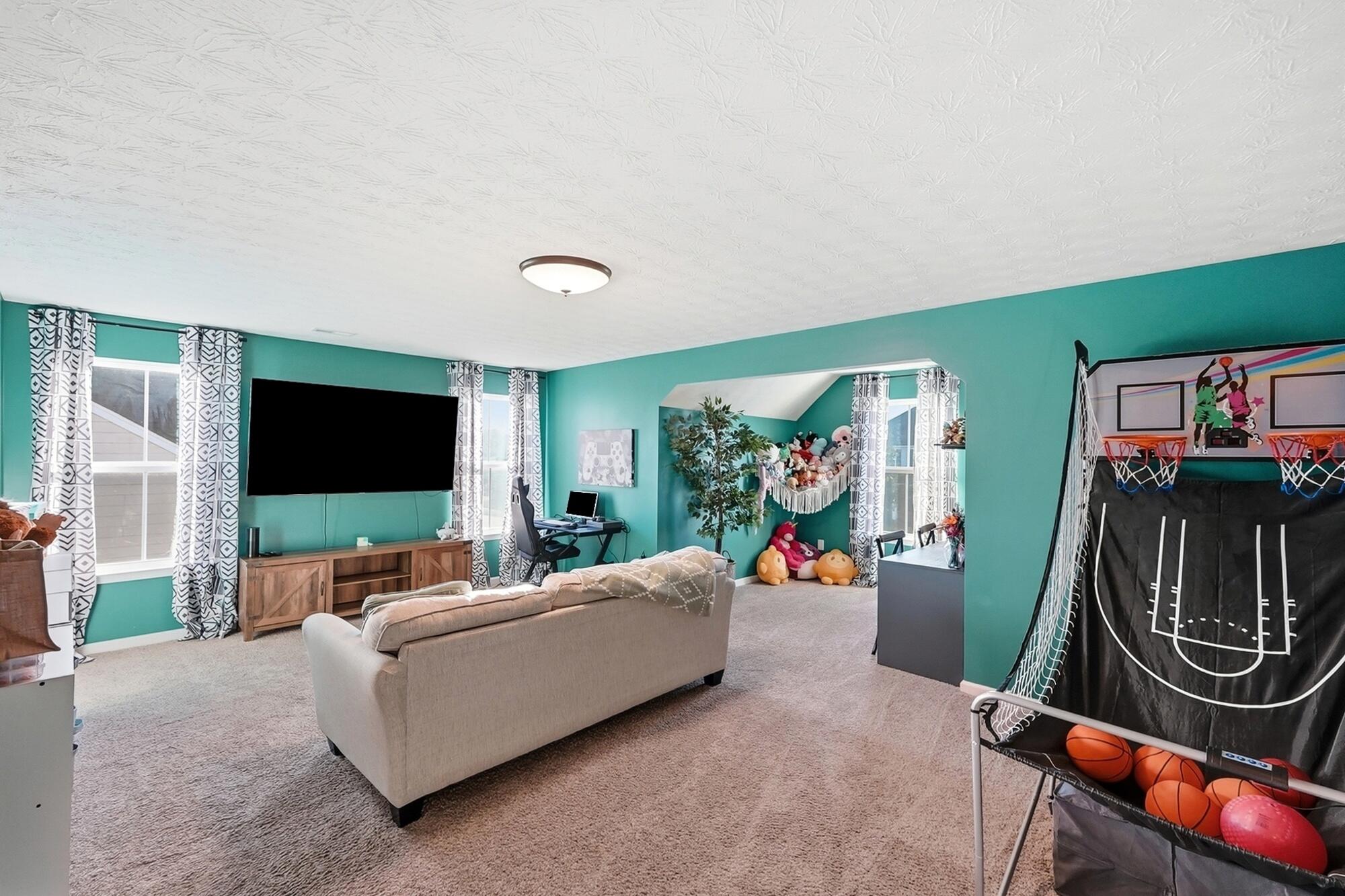 3301 Heatherstone, Troy, Ohio 45373