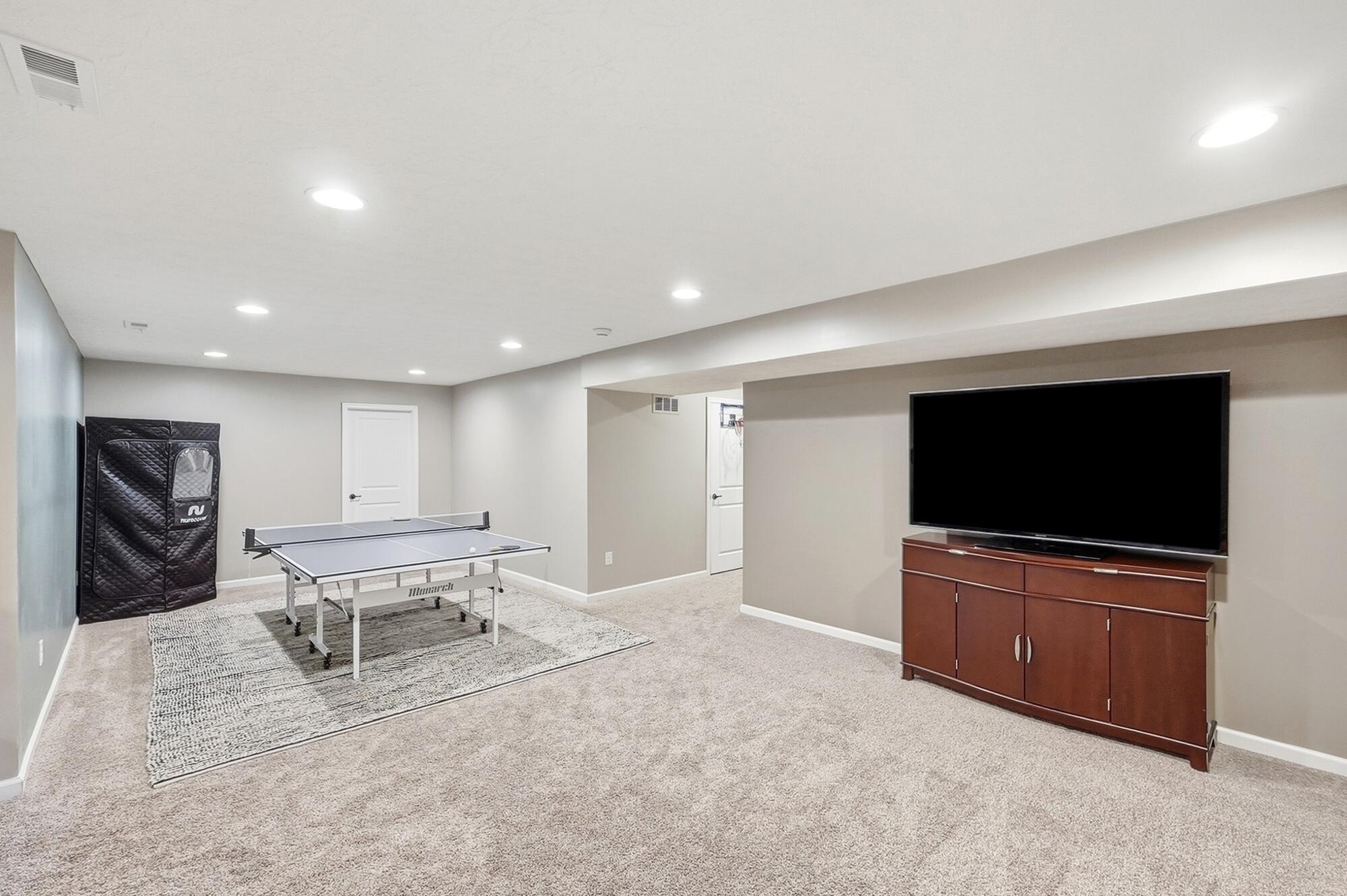 3301 Heatherstone, Troy, Ohio 45373