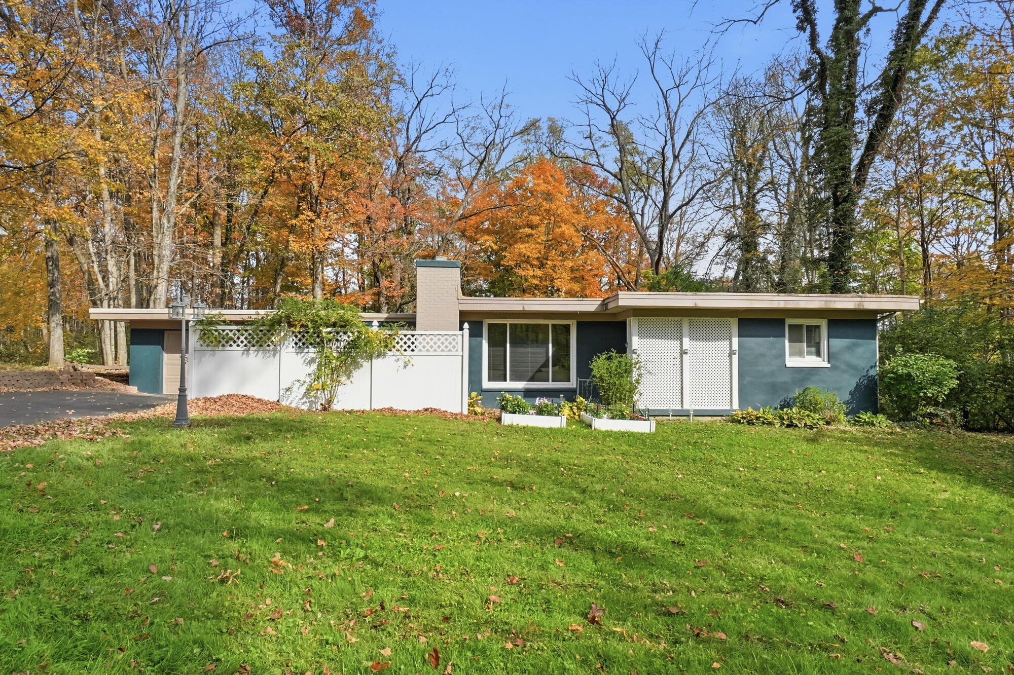 2736 Elm, Springfield, Ohio 45504