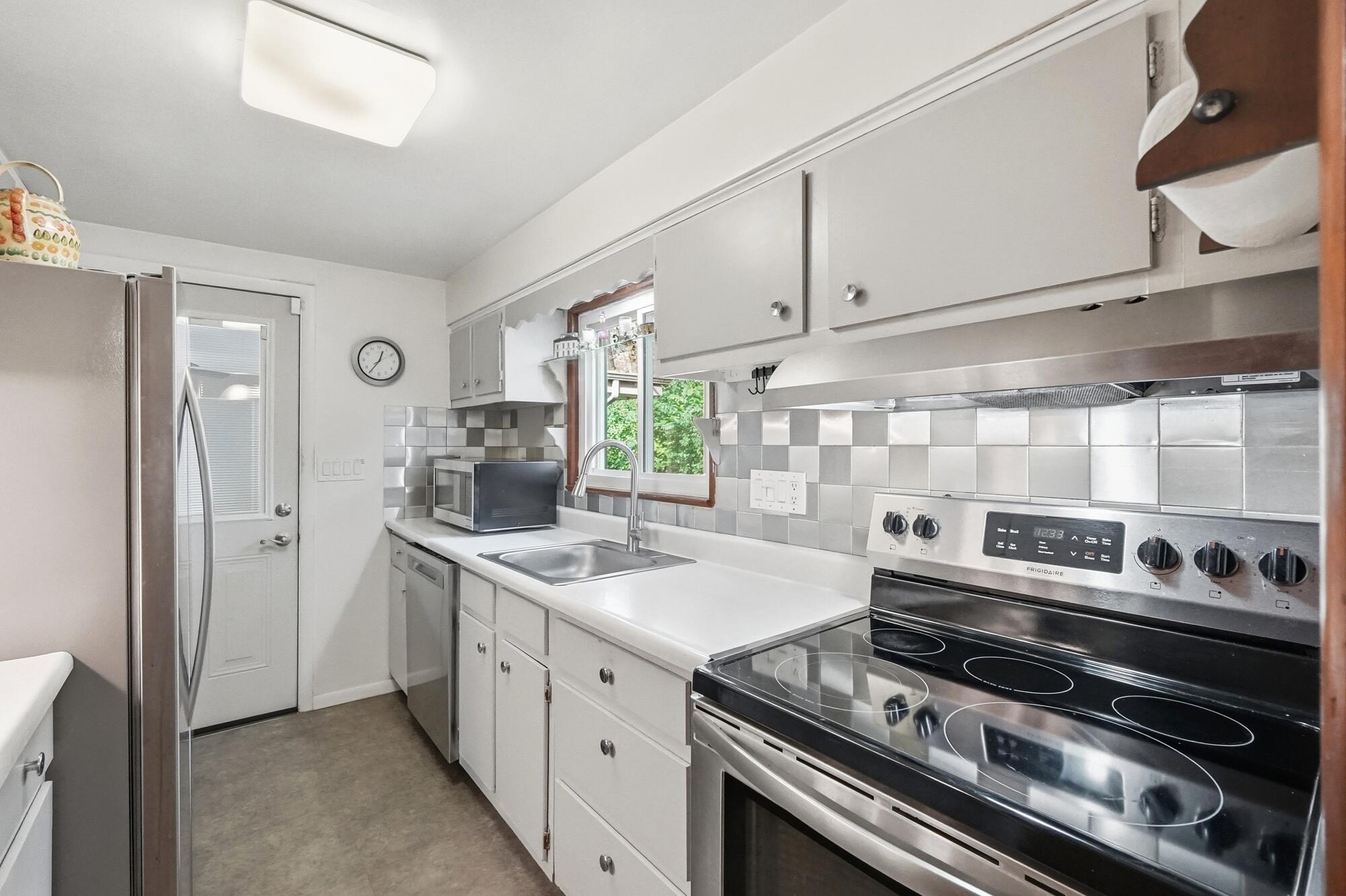 2736 Elm, Springfield, Ohio 45504