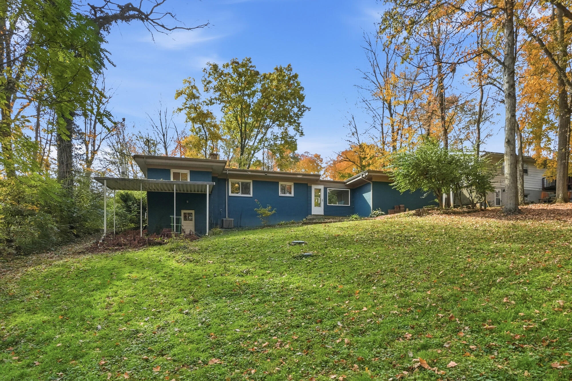 2736 Elm, Springfield, Ohio 45504