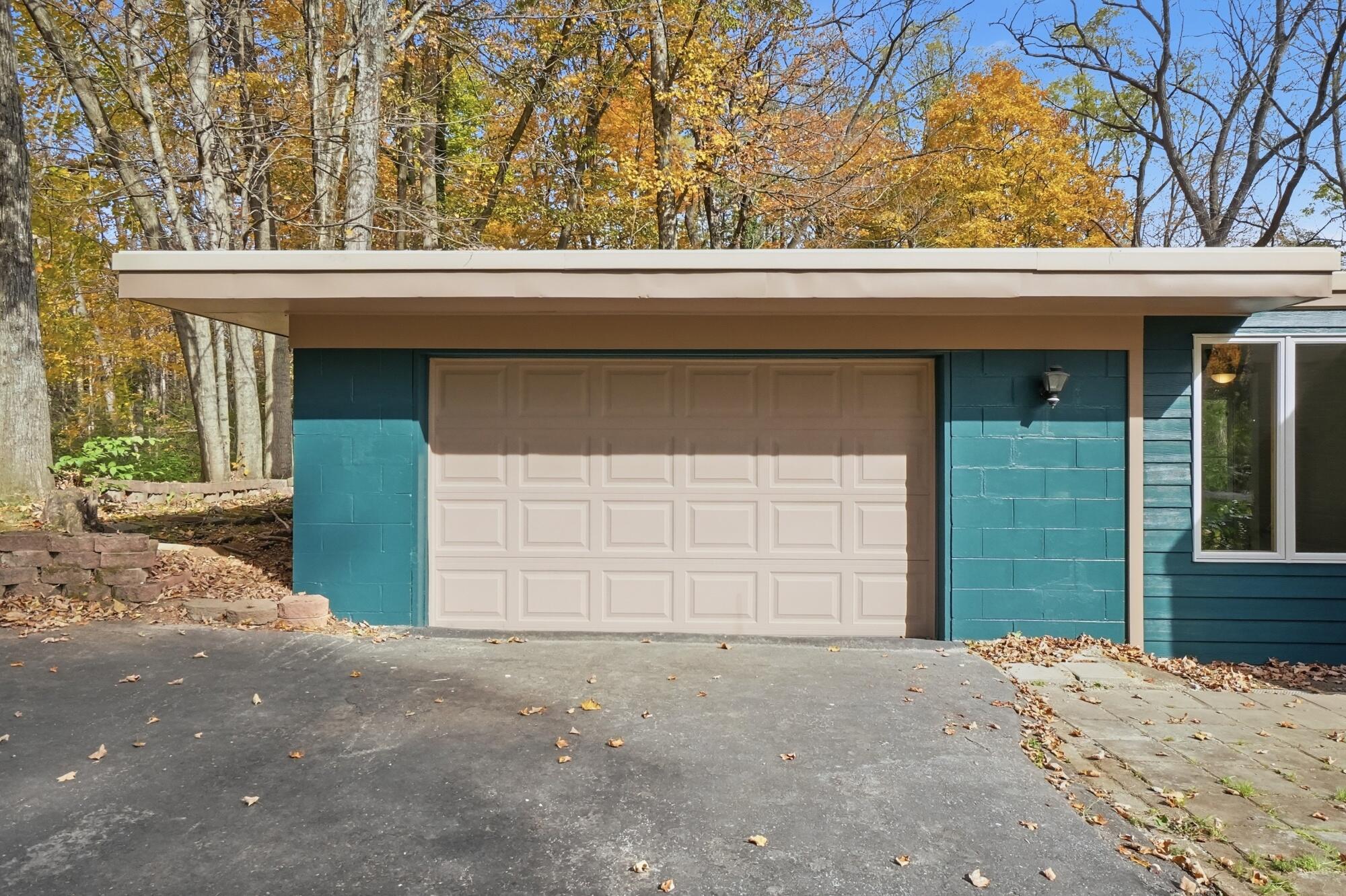 2736 Elm, Springfield, Ohio 45504
