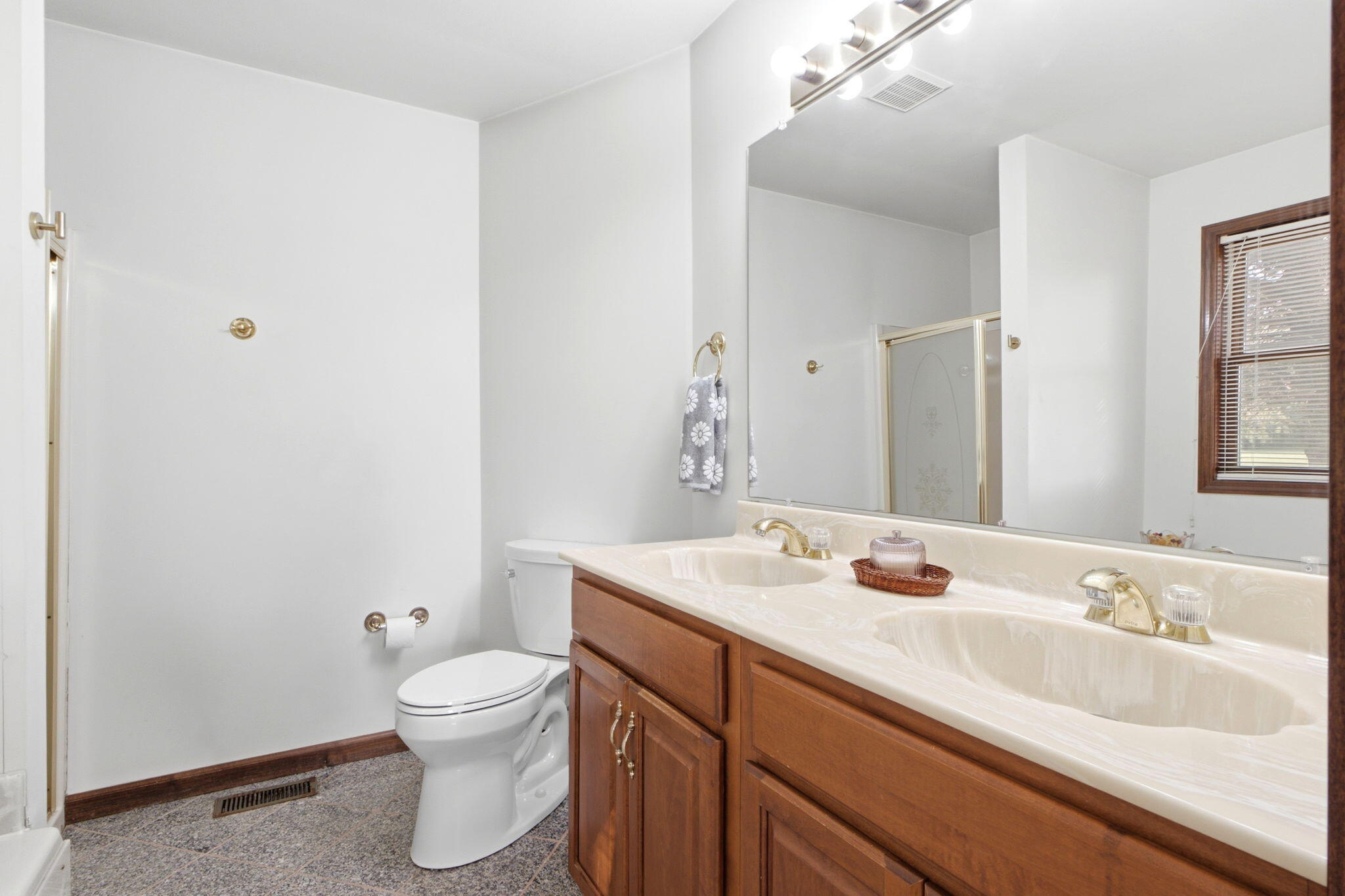 5787 New Carlisle, Springfield, Ohio 45504