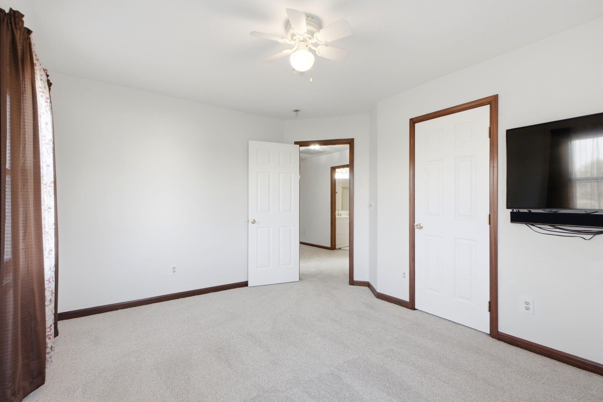 5787 New Carlisle, Springfield, Ohio 45504