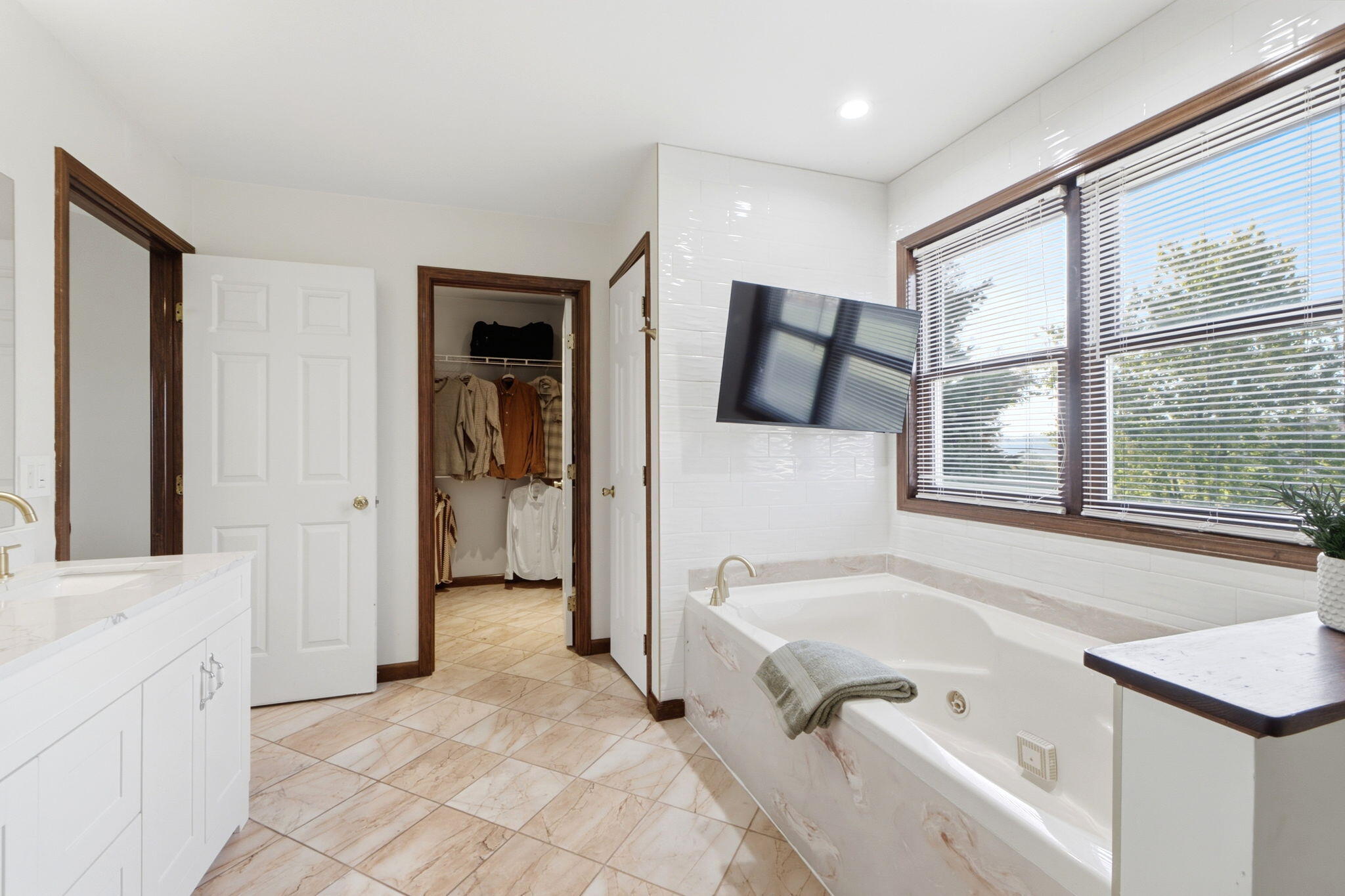 5787 New Carlisle, Springfield, Ohio 45504