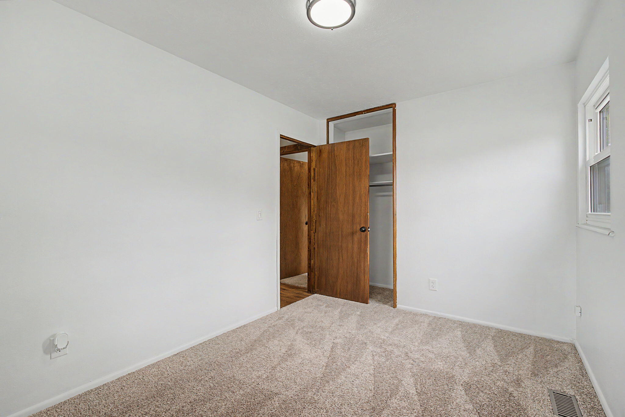 3026 Vineyard, Springfield, Ohio 45503