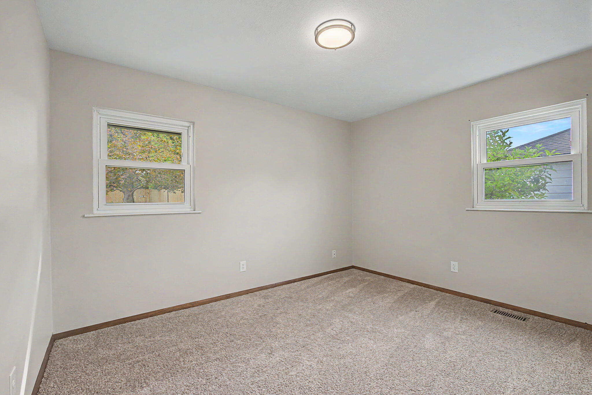 3026 Vineyard, Springfield, Ohio 45503