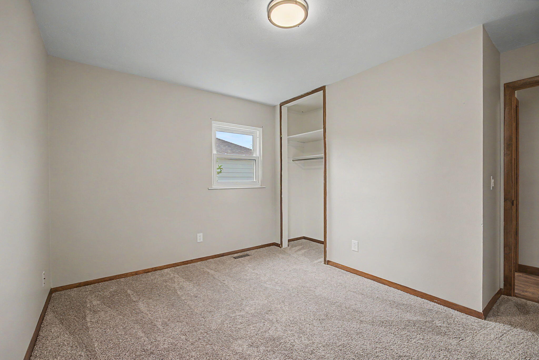 3026 Vineyard, Springfield, Ohio 45503