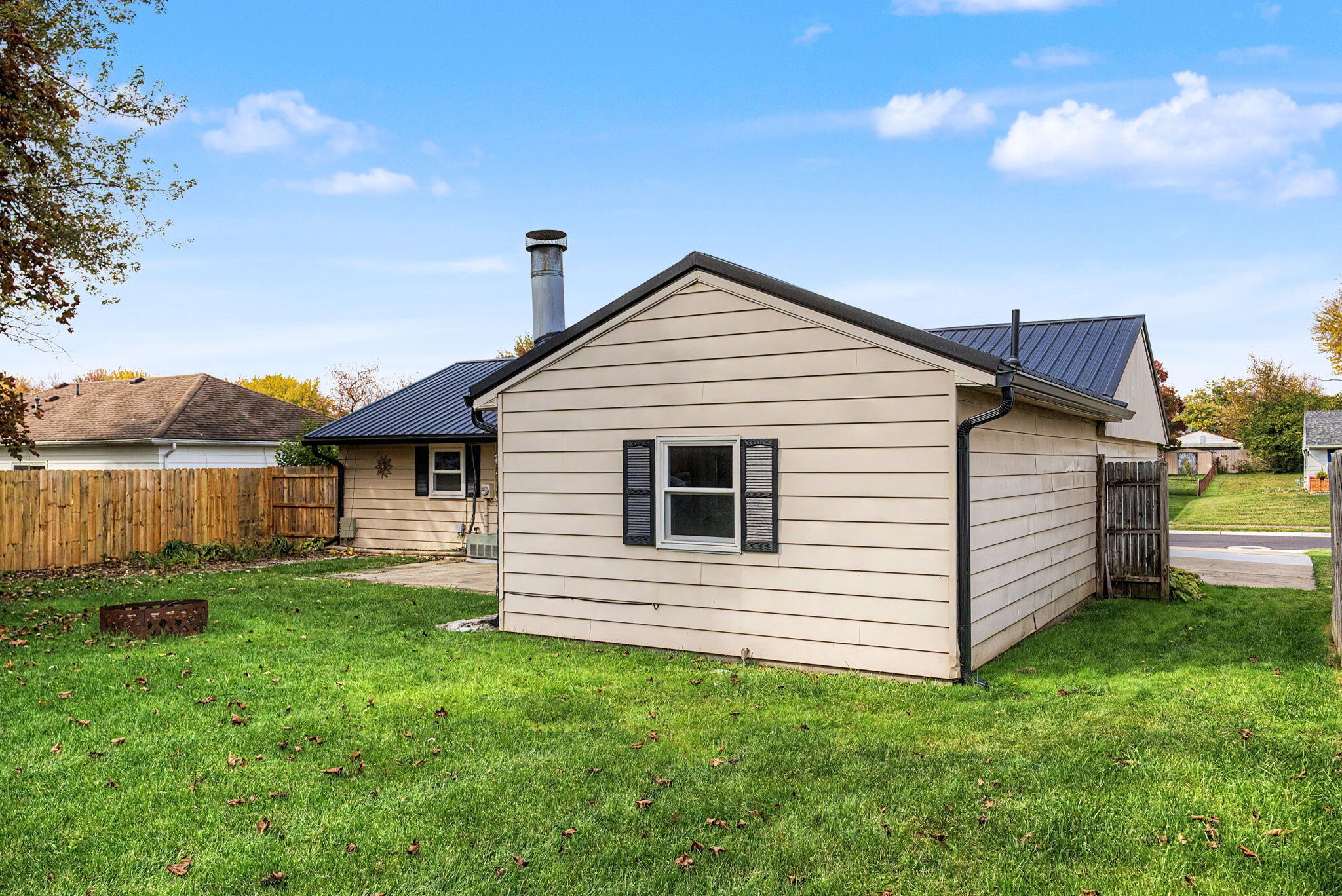 3026 Vineyard, Springfield, Ohio 45503