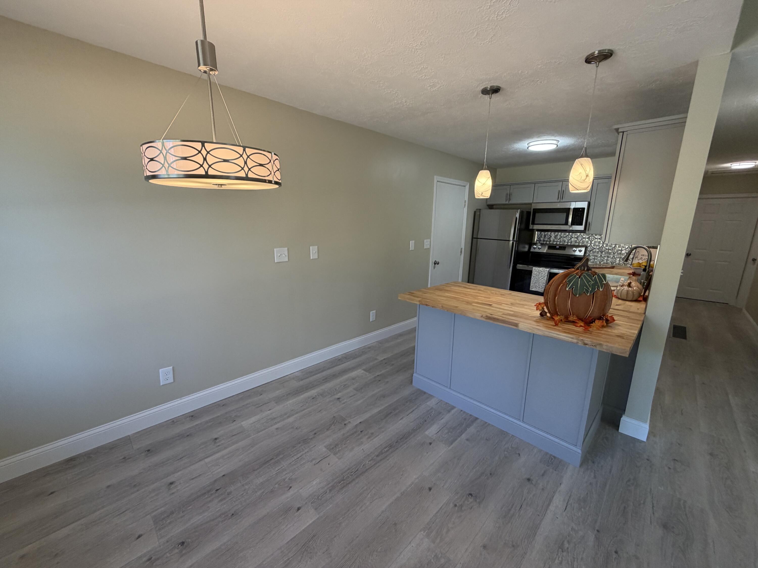 21 Lloyd, North Lewisburg, Ohio 43060