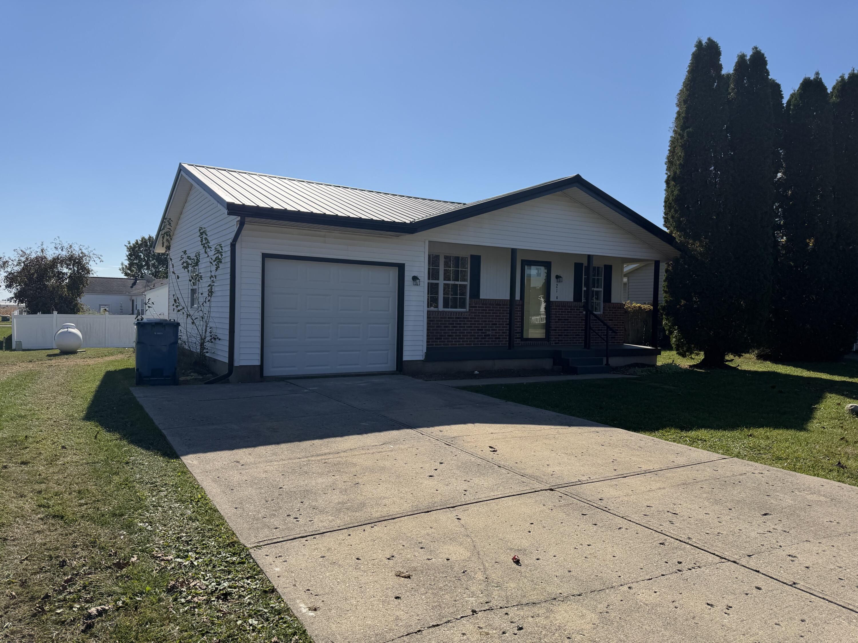 21 Lloyd, North Lewisburg, Ohio 43060