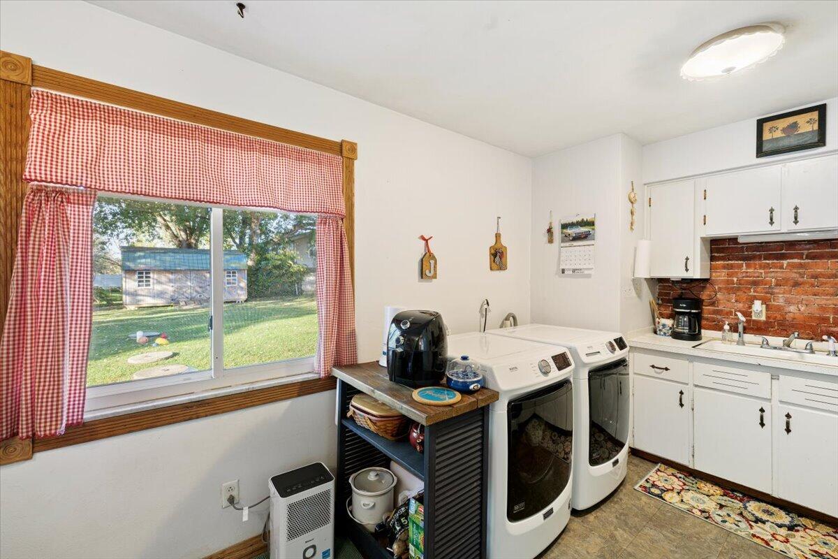 4468 Saint Paris, Springfield, Ohio 45504