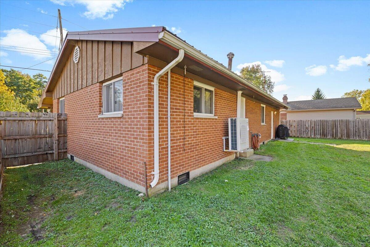 4468 Saint Paris, Springfield, Ohio 45504