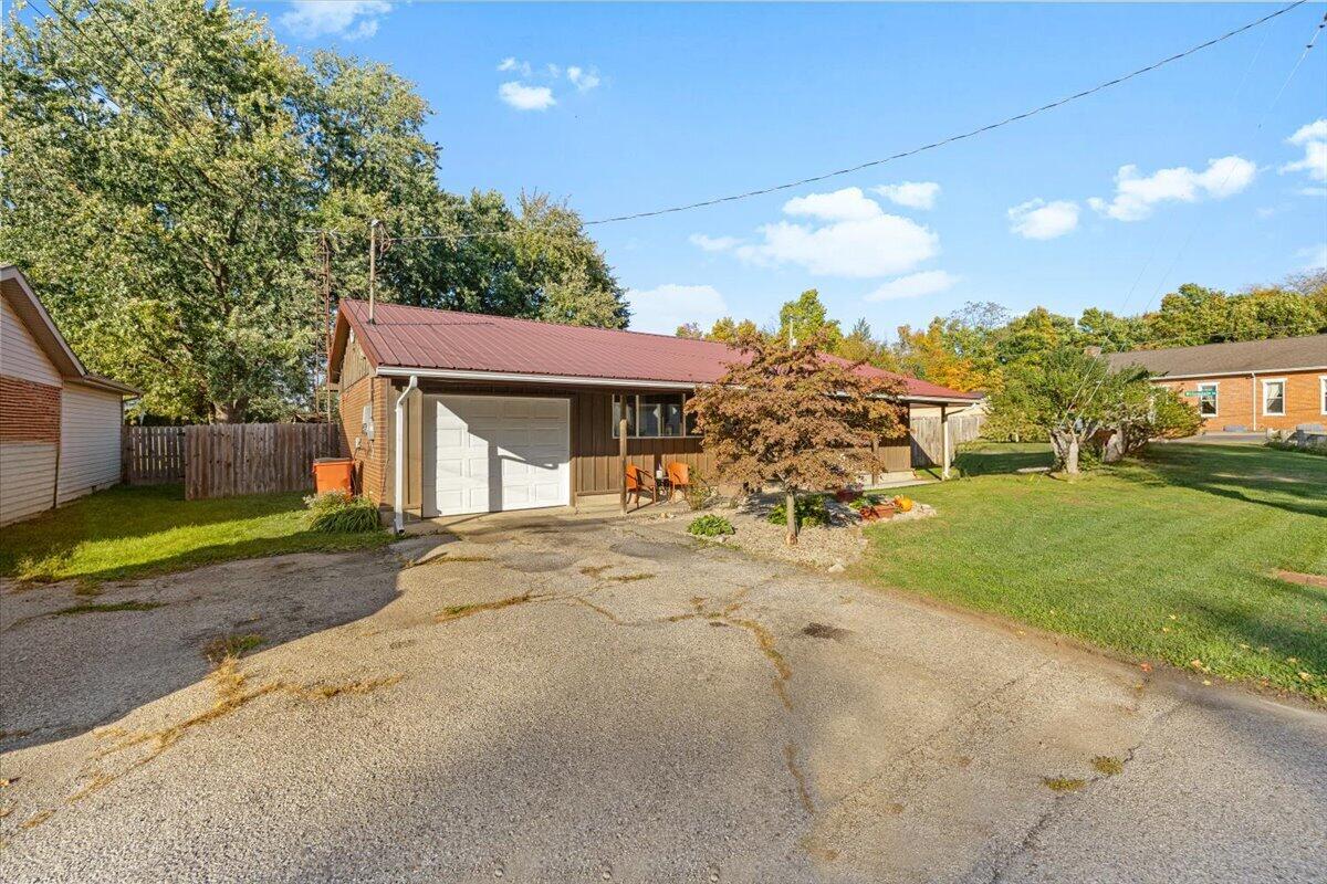 4468 Saint Paris, Springfield, Ohio 45504