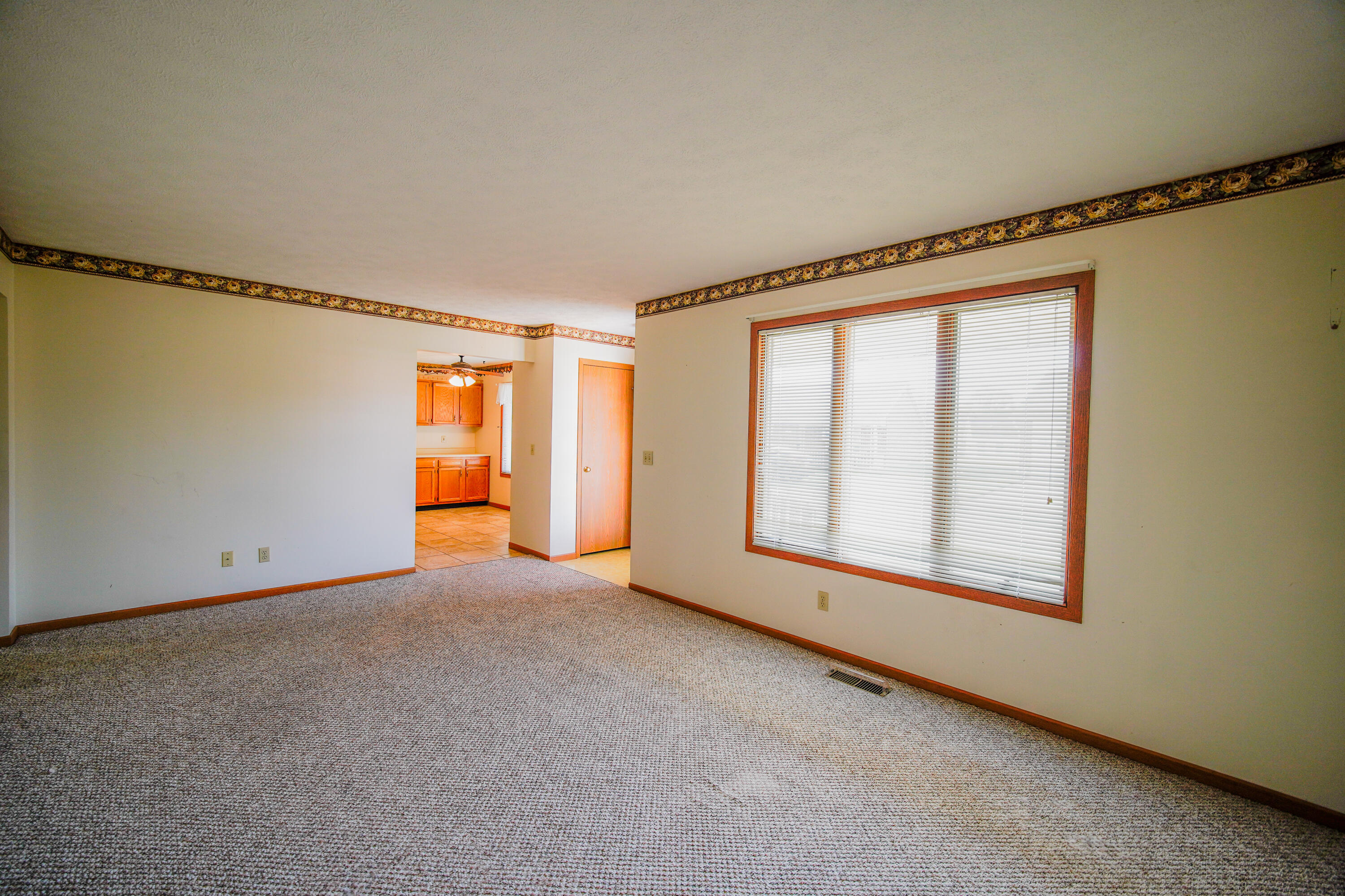 609 Julia, Urbana, Ohio 43078