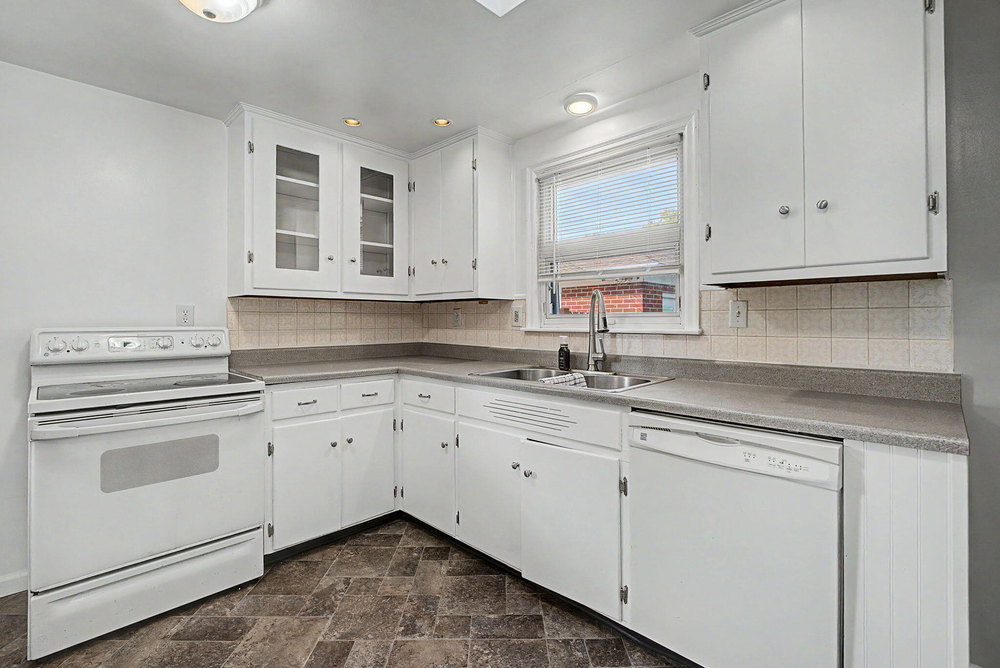 1408 Torrence, Springfield, Ohio 45503