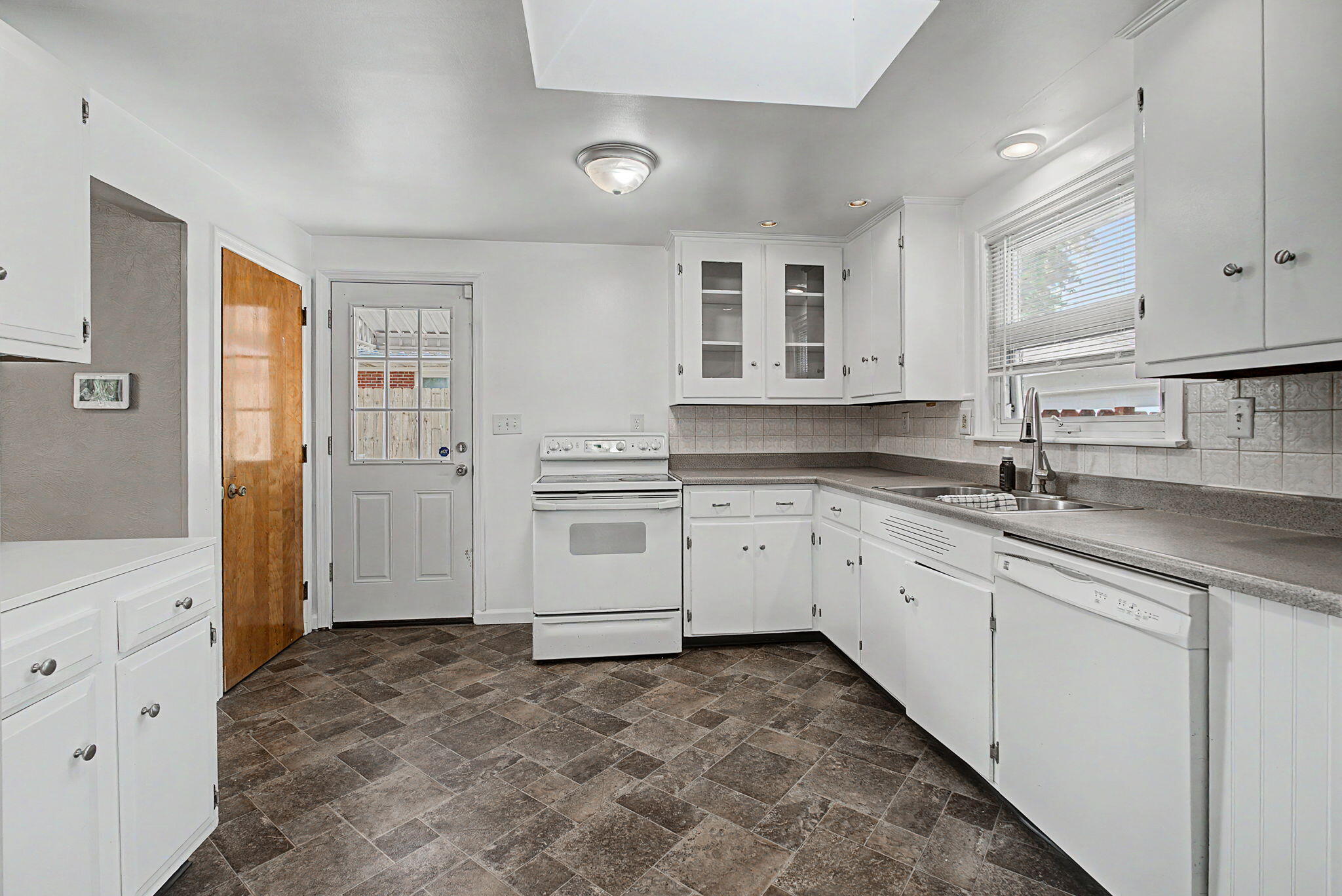 1408 Torrence, Springfield, Ohio 45503