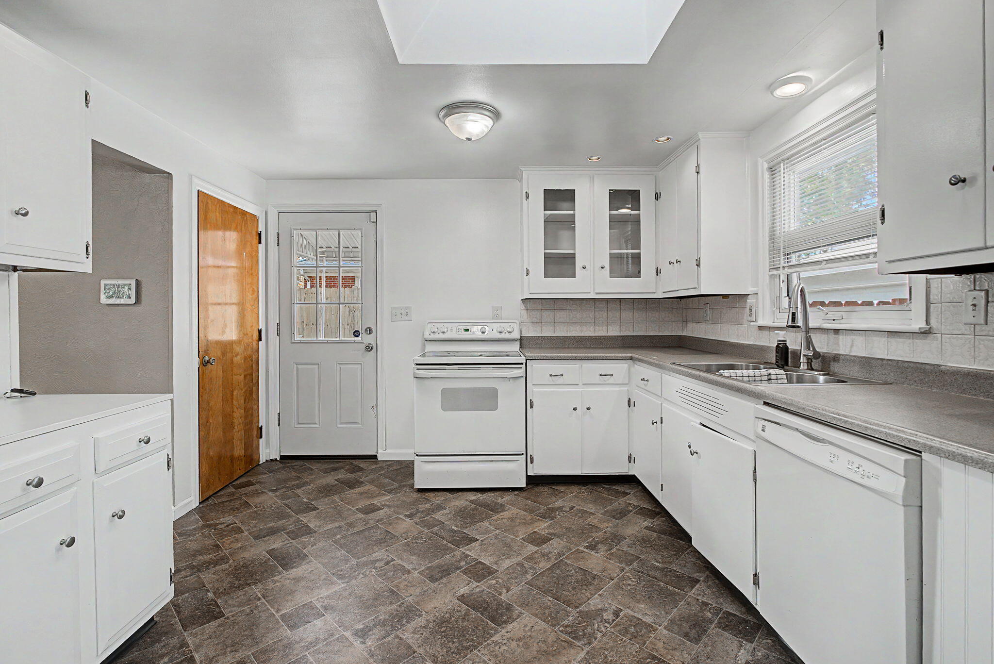 1408 Torrence, Springfield, Ohio 45503