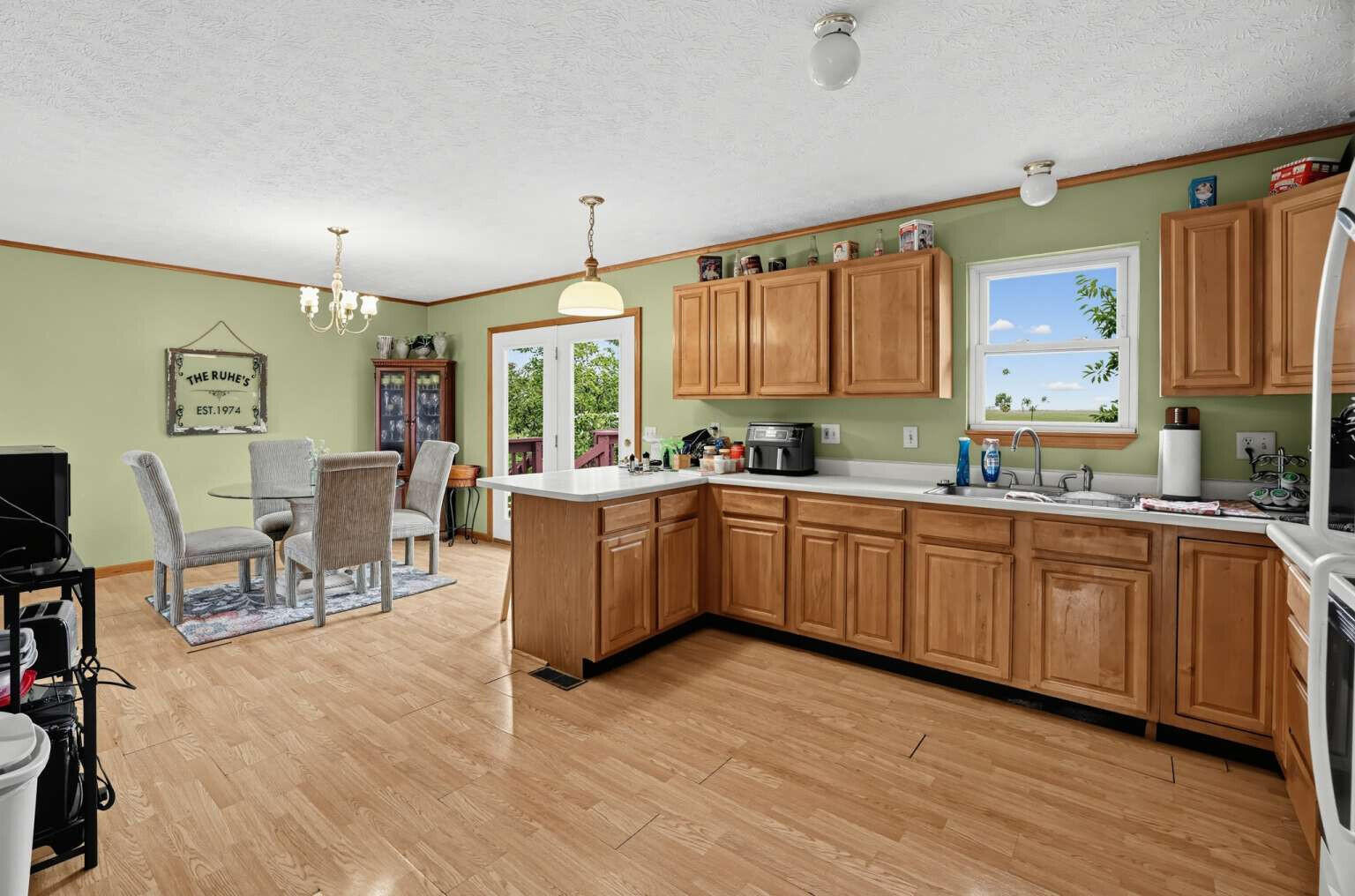 28 James, South Charleston, Ohio 45368