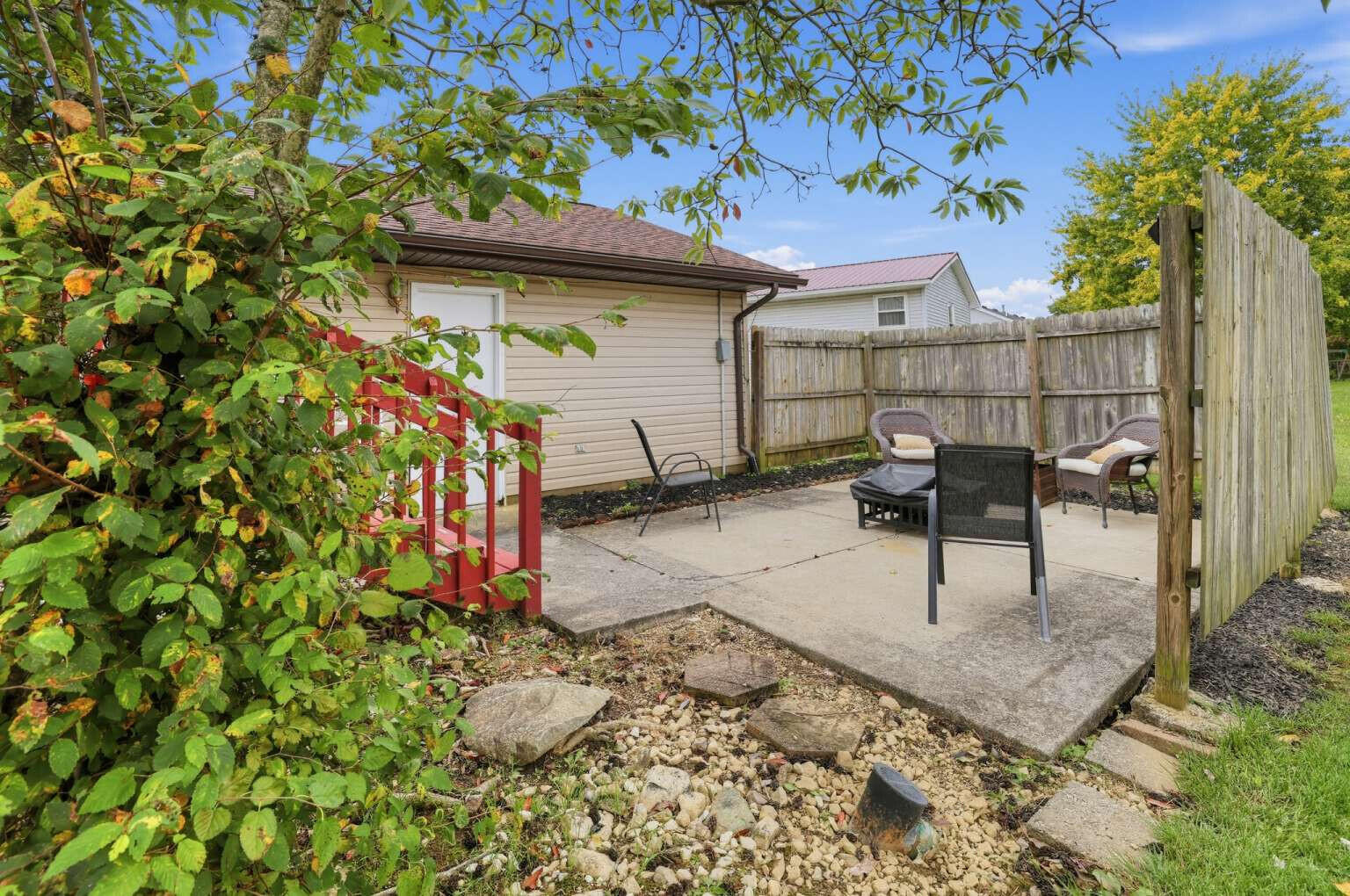 28 James, South Charleston, Ohio 45368