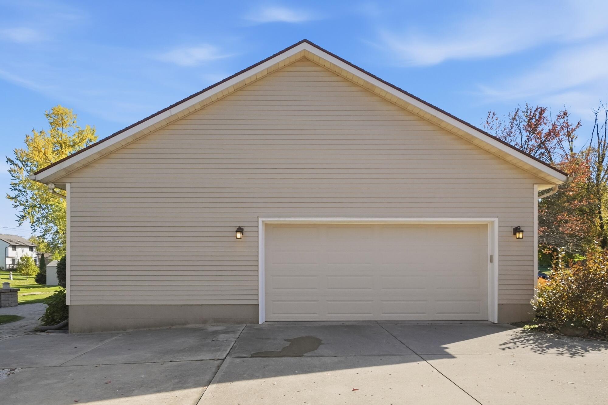 1145 Cloverdale, Troy, Ohio 45373