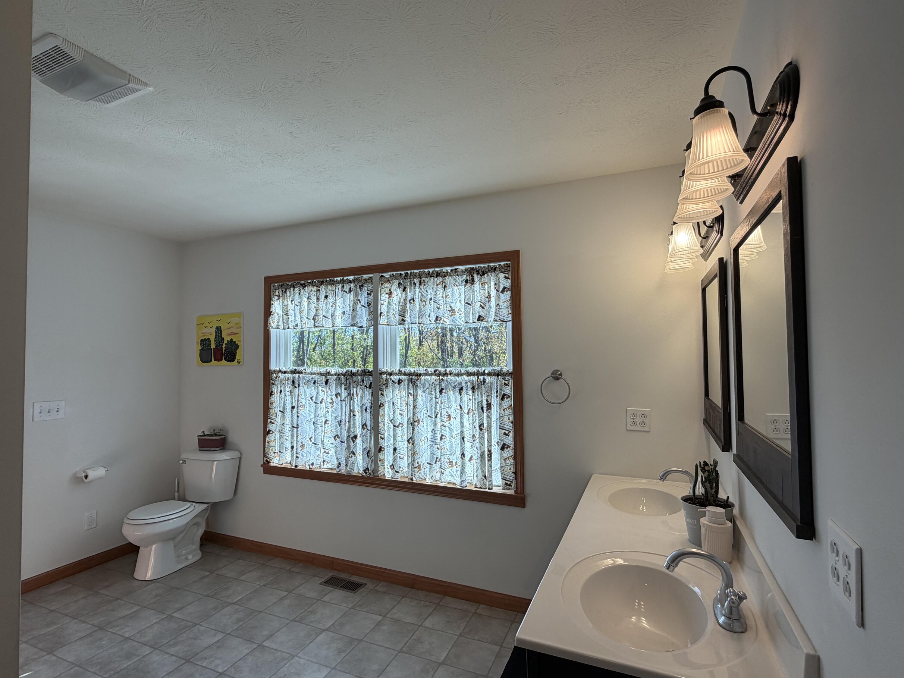 5030 State Route 4, Mechanicsburg, Ohio 43044